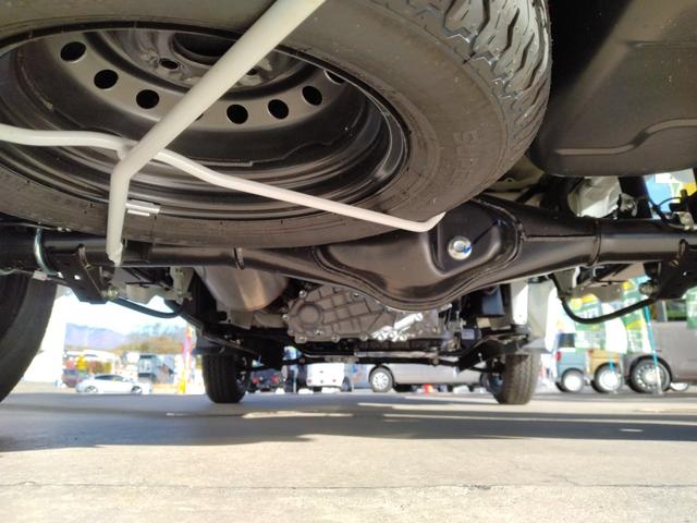 キャリイトラック ＫＣ　届出済未使用車　４ＷＤ　ＡＴ　コーナーセンサー　エアコン　パワステ　パワーウィンドウ　キーレス　オートライト　横滑り防止　車検令和９年１０月（11枚目）