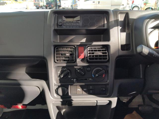 キャリイトラック ＫＣ　届出済未使用車　４ＷＤ　ＡＴ　コーナーセンサー　エアコン　パワステ　パワーウィンドウ　キーレス　オートライト　横滑り防止　車検令和９年１０月（22枚目）