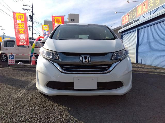 フリードハイブリッド ハイブリッド・Ｇホンダセンシング　ワンオーナー　４ＷＤ　衝突軽減ブレーキ　純正ナビ＆フルセグＴＶ＆バックカメラ　両面パワースライドドア　前席シートヒーター　車検令和８年１１月（5枚目）