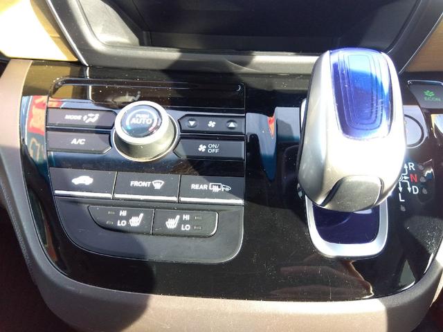 フリードハイブリッド ハイブリッド・Ｇホンダセンシング　ワンオーナー　４ＷＤ　衝突軽減ブレーキ　純正ナビ＆フルセグＴＶ＆バックカメラ　両面パワースライドドア　前席シートヒーター　車検令和８年１１月（9枚目）