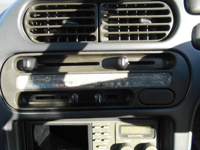 ハイゼットトラック スペシャル ワンオーナー 5速MT パートタイム4WD 走行10,570km 車検令和9年4月 純正12インチホイール ハロゲンヘッドライト(8枚目)
