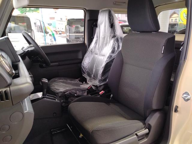 ������ȁ�����S�n���ǂ��V�[�g�Ȃ̂Œ����Ԃ̉^�]�ł����K�ɂ��߂������������܂��B�V�i�̃t���A�}�b�g�̂��������\�ł��B�f�ډӏ��ȊO�ɂ���]�̎ʐ^���������܂����炨�C�y�ɂ��₢���킹�������B