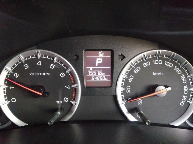 スイフト ＸＧ　純正ＣＤデッキ　ＥＴＣ　走行６４，８９０ｋｍ　車検整備付き　社外１５インチアルミホイール　オートエアコン　純正スマートキー２個完備（7枚目）