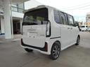 Ｎ－ＢＯＸカスタム ベースグレード　届出済未使用車　４ＷＤ　両側パワースライドドア　シートヒーター　オートブレーキホールド　電動パーキング　アダプティブクルーズコントロール　衝突軽減ブレーキ　レーンキープアシストオートマチックハイビーム（5枚目）