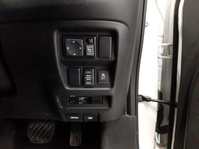 １６ＧＴ　ＦＯＵＲ　タイプＶ　４ＷＤ　禁煙車　純正ＨＤＤナビ　バックカメラ　ＥＴＣ　Ｂｌｕｅｔｏｏｔｈ　フルセグＴＶパートタイム切り替えシステム　ＨＩＤライト　フォグ　プッシュスタート　スマートキー　純正１７インチＡＷ(28枚目)