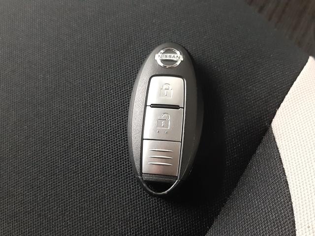 ノート Ｘ　ＦＯＵＲ　４ＷＤ　ナビ　フルセグＴＶ　バックカメラ　衝突軽減ブレーキ　オートライト　インテリジェントキー　Ｂｌｕｅｔｏｏｔｈオーディオ（7枚目）