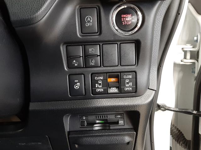 エスクァイア Ｇｉ　プレミアムパッケージ　ブラックテーラード　４ＷＤ　後期　フリップダウンモニター　１０インチナビＴＶ　バックカメラ　クルーズコントロール　シートヒーター　ハンドルヒーター　両側電動スライド　ＬＥＤフォグ　ＬＥＤヘッドライト　ドラレコ　７人（6枚目）