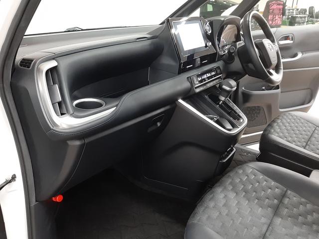 TOYOTA VOXY S-Z Best Japan Spec Recon Car for Import Malaysia