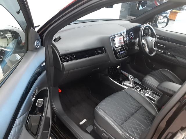 MITSUBISHI OUTLANDER PHEV G PREMIUM PACKAGE