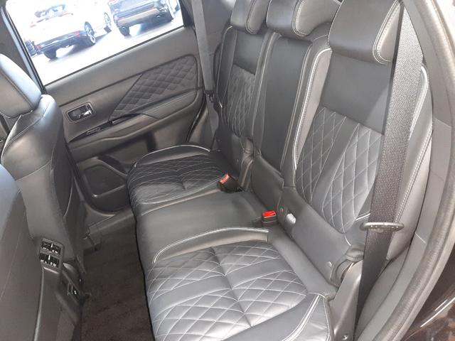 MITSUBISHI OUTLANDER PHEV G PREMIUM PACKAGE