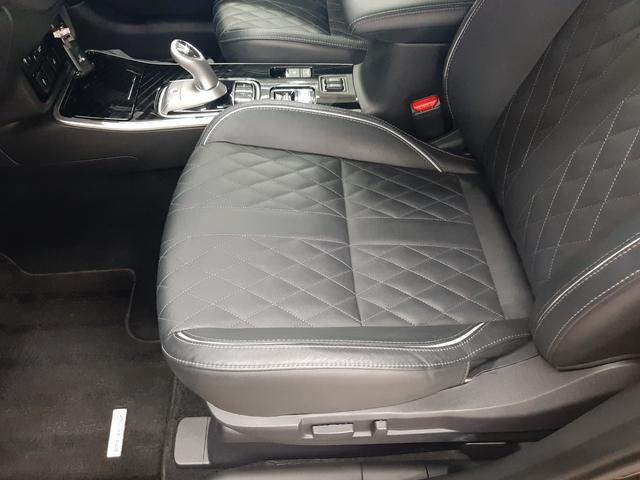 MITSUBISHI OUTLANDER PHEV G PREMIUM PACKAGE