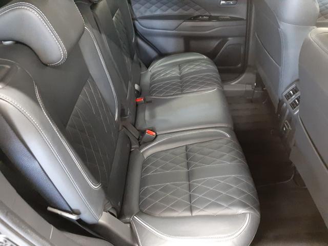 MITSUBISHI OUTLANDER PHEV G PREMIUM PACKAGE