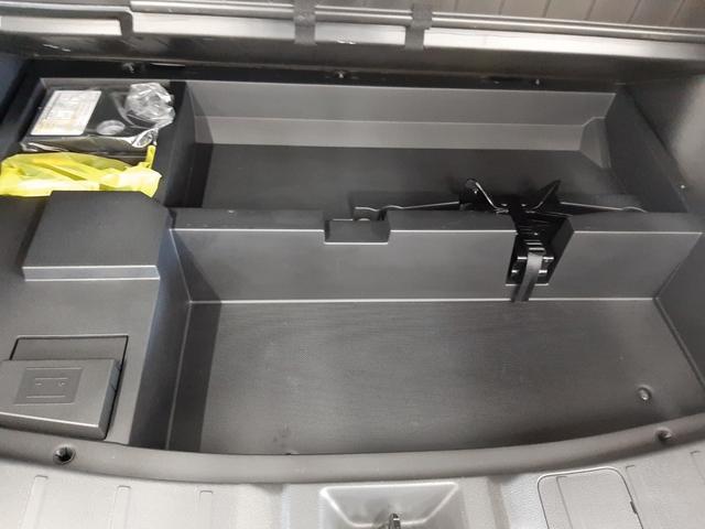 MITSUBISHI OUTLANDER PHEV G PREMIUM PACKAGE