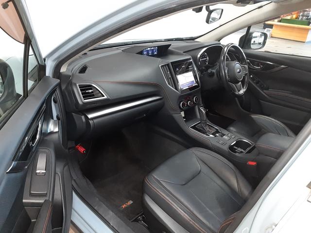 ＸＶ ２．０ｉ－Ｓ　アイサイト　ブラックレザーセレクション　４ＷＤ　禁煙車　特別仕様車　アイサイトｖｅｒ３　純正ＳＤナビ　バックカメラ　ＥＴＣ　レザーシート　ドラレコ　ＢＳＭ　シートヒーター　ナノイー（12枚目）