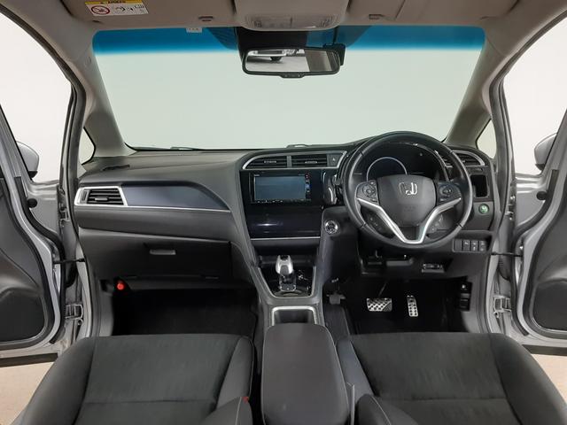 シャトル ハイブリッドX ホンダセンシング 4WD レーダークルコン リモコンエンスタ 前後ドライブレコーダー ナビ フルセグTV バックカメラ シートヒーター オートライト LEDフォグ LEDヘッドライト 前ガラス熱線 パドルシフト(9枚目)