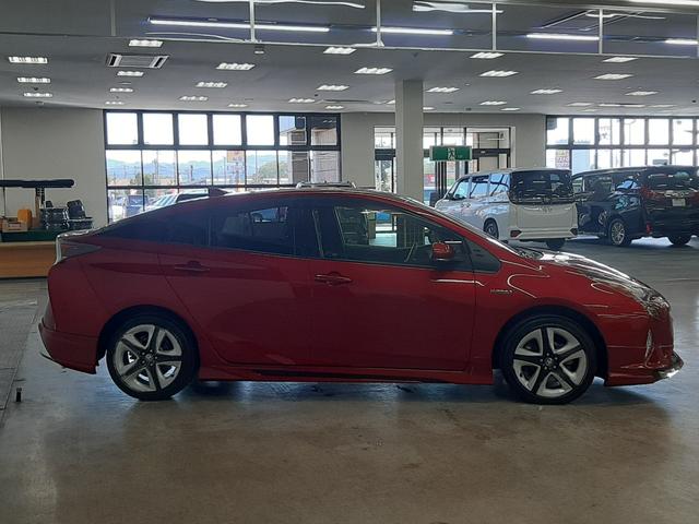 プリウス Sツーリングセレクション 4WD 寒冷地仕様 社外エアロ リモコンエンジンスターター 黒革シート シートヒーター ナビ フルセグTV バックカメラ ドライブレコーダー 前ガラス熱線 LEDヘッドライト LEDフォグ(16枚目)