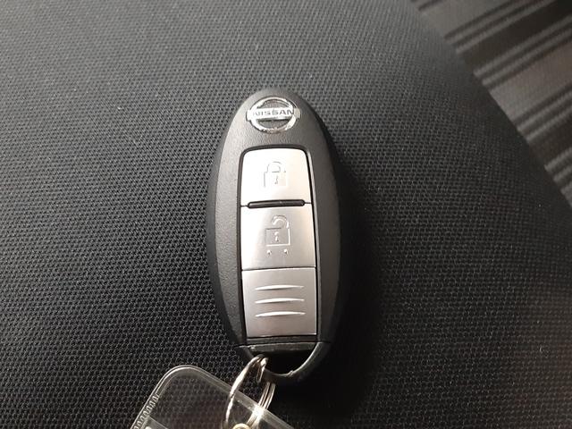 ノート ｅ－パワー　Ｘ　ＦＯＵＲ　４ＷＤ　純正ナビ　フルセグＴＶ　全周囲カメラ　ドライブレコーダー　クリアランスソナー　衝突軽減ブレーキ　スマートキー　ＬＥＤヘッドライト　Ｂｌｕｅｔｏｏｔｈオーディオ　ＥＴＣ２．０（6枚目）