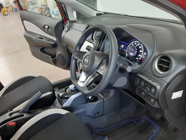 ノート ｅ－パワー　Ｘ　ＦＯＵＲ　４ＷＤ　純正ナビ　フルセグＴＶ　全周囲カメラ　ドライブレコーダー　クリアランスソナー　衝突軽減ブレーキ　スマートキー　ＬＥＤヘッドライト　Ｂｌｕｅｔｏｏｔｈオーディオ　ＥＴＣ２．０（11枚目）