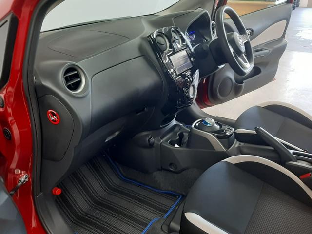 ノート ｅ－パワー　Ｘ　ＦＯＵＲ　４ＷＤ　純正ナビ　フルセグＴＶ　全周囲カメラ　ドライブレコーダー　クリアランスソナー　衝突軽減ブレーキ　スマートキー　ＬＥＤヘッドライト　Ｂｌｕｅｔｏｏｔｈオーディオ　ＥＴＣ２．０（12枚目）