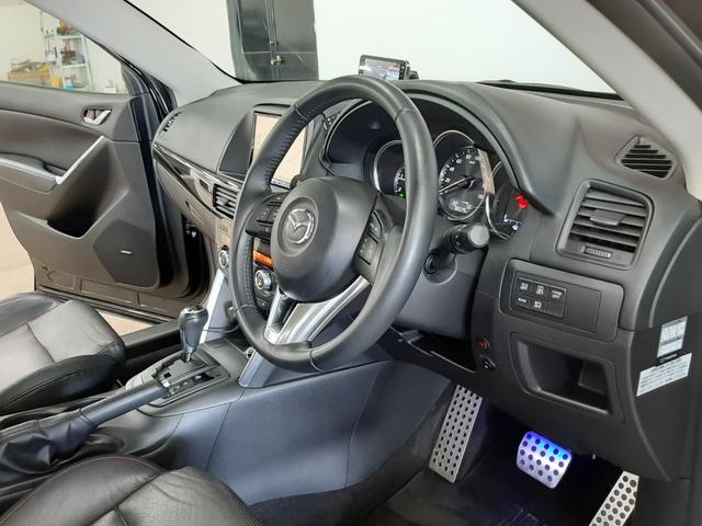 ■　運転席　■　運転席です。各種ナビゲーション、ドライブレコーダー、ＥＴＣなど別途取り付け等もご相談下さい。