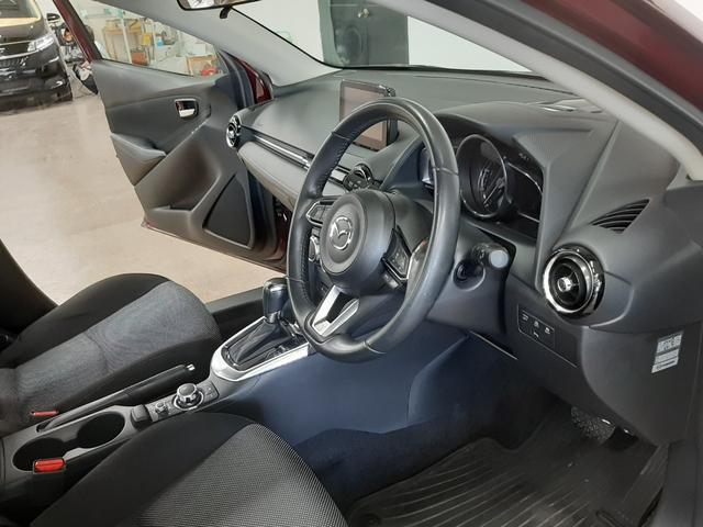 デミオ XDツーリング 4WD リモコンエンジンスターター レーダークルコン ナビTV バックカメラ シートヒーター スマートキー 衝突軽減ブレーキ ブラインドスポットモニター ヘッドアップディスプレイ 誤発進抑制(後退時)(11枚目)