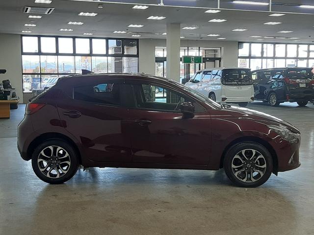 デミオ XDツーリング 4WD リモコンエンジンスターター レーダークルコン ナビTV バックカメラ シートヒーター スマートキー 衝突軽減ブレーキ ブラインドスポットモニター ヘッドアップディスプレイ 誤発進抑制(後退時)(16枚目)