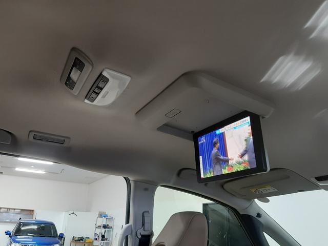 セレナ ハイウェイスター　Ｖセレクション　４ＷＤ　フリップダウンモニター　プロパイロット　シートヒーター　ドライブレコーダー　全周囲カメラ　プレミアムインテリア　両側電動スライド　ハンズフリーオートスライドドア　ブルーレイ再生（2枚目）