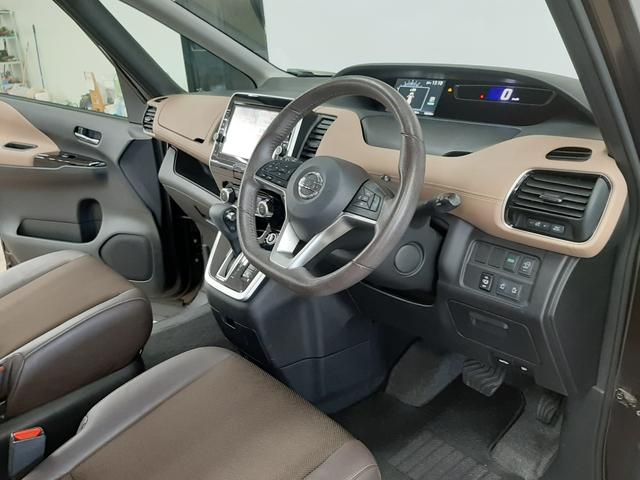 セレナ ハイウェイスター　Ｖセレクション　４ＷＤ　フリップダウンモニター　プロパイロット　シートヒーター　ドライブレコーダー　全周囲カメラ　プレミアムインテリア　両側電動スライド　ハンズフリーオートスライドドア　ブルーレイ再生（11枚目）