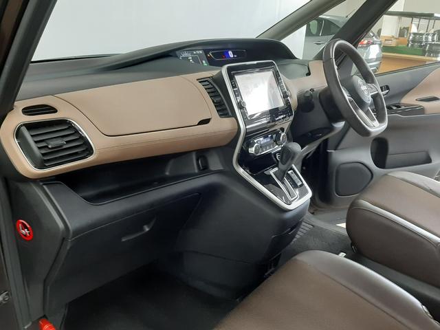 セレナ ハイウェイスター　Ｖセレクション　４ＷＤ　フリップダウンモニター　プロパイロット　シートヒーター　ドライブレコーダー　全周囲カメラ　プレミアムインテリア　両側電動スライド　ハンズフリーオートスライドドア　ブルーレイ再生（12枚目）