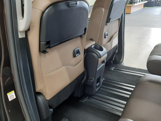 セレナ ハイウェイスター　Ｖセレクション　４ＷＤ　フリップダウンモニター　プロパイロット　シートヒーター　ドライブレコーダー　全周囲カメラ　プレミアムインテリア　両側電動スライド　ハンズフリーオートスライドドア　ブルーレイ再生（24枚目）