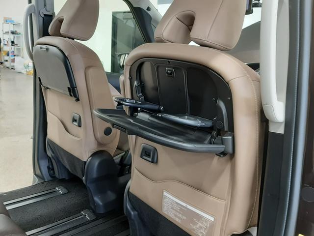 セレナ ハイウェイスター　Ｖセレクション　４ＷＤ　フリップダウンモニター　プロパイロット　シートヒーター　ドライブレコーダー　全周囲カメラ　プレミアムインテリア　両側電動スライド　ハンズフリーオートスライドドア　ブルーレイ再生（26枚目）