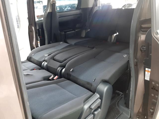 ノア Ｘ　４ＷＤ　純正ナビ　フルセグＴＶ　バックカメラ　両側電動スライド　ＬＥＤヘッドライト　オートライト　ＥＴＣ２．０車載器　Ｂｌｕｅｔｏｏｔｈオーディオ　ＳＤオーディオ　ＤＶＤ再生（7枚目）