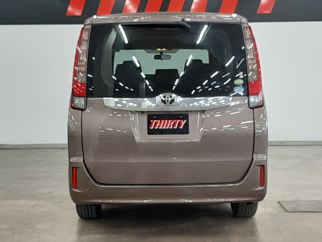 ノア Ｘ　４ＷＤ　純正ナビ　フルセグＴＶ　バックカメラ　両側電動スライド　ＬＥＤヘッドライト　オートライト　ＥＴＣ２．０車載器　Ｂｌｕｅｔｏｏｔｈオーディオ　ＳＤオーディオ　ＤＶＤ再生（18枚目）