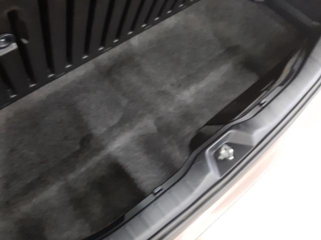 ノア Ｘ　４ＷＤ　純正ナビ　フルセグＴＶ　バックカメラ　両側電動スライド　ＬＥＤヘッドライト　オートライト　ＥＴＣ２．０車載器　Ｂｌｕｅｔｏｏｔｈオーディオ　ＳＤオーディオ　ＤＶＤ再生（24枚目）