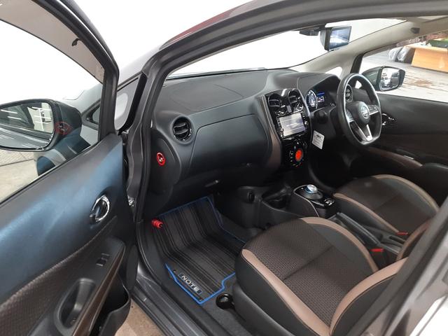 ノート e-パワー メダリスト FOUR 4WD 1オーナー リモコンエンジンスターター 全周囲カメラ ドライブレコーダー 純正ナビ フルセグTV オートライト LEDヘッドライト インテリジェントルームミラー 半革シート(12枚目)