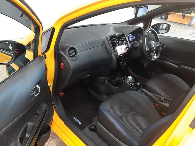 ■　助手席　■　助手席です。車内オゾンクリーニング、ボディ研磨＆コーティング等各種オプション作業も可能です。