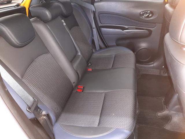 ■　右後席　■　運転席側２列目シートです。