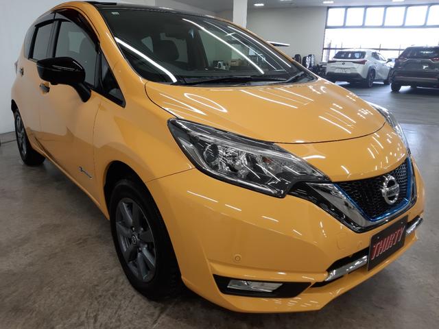 ■　外装右前　■　屋外では在庫車数２００台以上の展示スペースで展示しております。