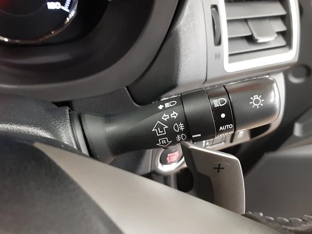 フォレスター Ｓ－リミテッド　４ＷＤ　ナビ　フルセグＴＶ　レーダークルコン　バックカメラ　シートヒーター　電動シート　ハーフレザーシート　スマートキー　オートライト　ＨＩＤ　パドルシフト　Ｂｌｕｅｔｏｏｔｈオーディオ（6枚目）