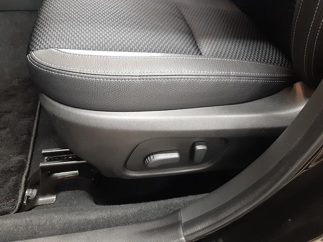 フォレスター Ｓ－リミテッド　４ＷＤ　ナビ　フルセグＴＶ　レーダークルコン　バックカメラ　シートヒーター　電動シート　ハーフレザーシート　スマートキー　オートライト　ＨＩＤ　パドルシフト　Ｂｌｕｅｔｏｏｔｈオーディオ（21枚目）