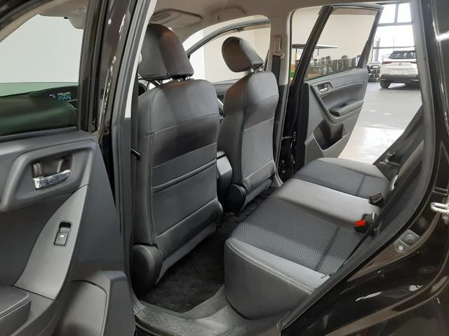 フォレスター Ｓ－リミテッド　４ＷＤ　ナビ　フルセグＴＶ　レーダークルコン　バックカメラ　シートヒーター　電動シート　ハーフレザーシート　スマートキー　オートライト　ＨＩＤ　パドルシフト　Ｂｌｕｅｔｏｏｔｈオーディオ（35枚目）