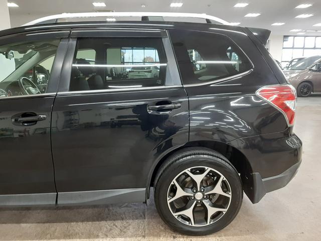 フォレスター Ｓ－リミテッド　４ＷＤ　ナビ　フルセグＴＶ　レーダークルコン　バックカメラ　シートヒーター　電動シート　ハーフレザーシート　スマートキー　オートライト　ＨＩＤ　パドルシフト　Ｂｌｕｅｔｏｏｔｈオーディオ（54枚目）