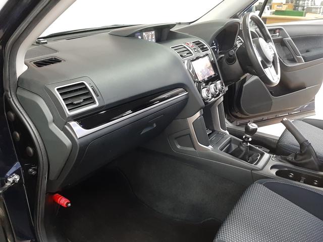 フォレスター ２．０ｉ－Ｌ　４ＷＤ　１オーナー　６速ＭＴ　クルーズコントロール　ナビ　ＴＶ　バックカメラ　電動シート　前後席シートヒーター　オートライト　ＬＥＤヘッドライト　ＬＥＤアクセサリーライナー　スマートキー　ＥＴＣ車載器（12枚目）