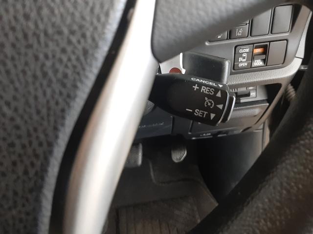 ヴォクシー Ｘ　４ＷＤ　後期型　クルーズコントロール　電動スライドドア　ナビ　バックカメラ　リヤオートエアコン　クリアランスソナー　ＬＥＤヘッドライト　衝突軽減ブレーキ　オートマチックハイビーム　Ｂｌｕｅｔｏｏｔｈ（4枚目）