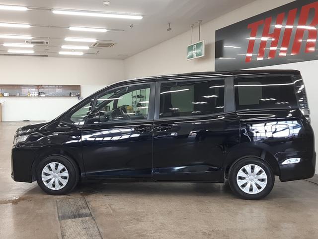 ヴォクシー Ｘ　４ＷＤ　後期型　クルーズコントロール　電動スライドドア　ナビ　バックカメラ　リヤオートエアコン　クリアランスソナー　ＬＥＤヘッドライト　衝突軽減ブレーキ　オートマチックハイビーム　Ｂｌｕｅｔｏｏｔｈ（17枚目）