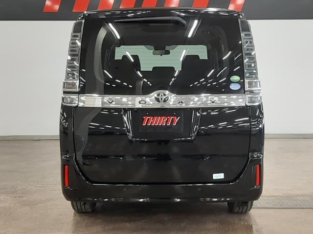 ヴォクシー Ｘ　４ＷＤ　後期型　クルーズコントロール　電動スライドドア　ナビ　バックカメラ　リヤオートエアコン　クリアランスソナー　ＬＥＤヘッドライト　衝突軽減ブレーキ　オートマチックハイビーム　Ｂｌｕｅｔｏｏｔｈ（18枚目）