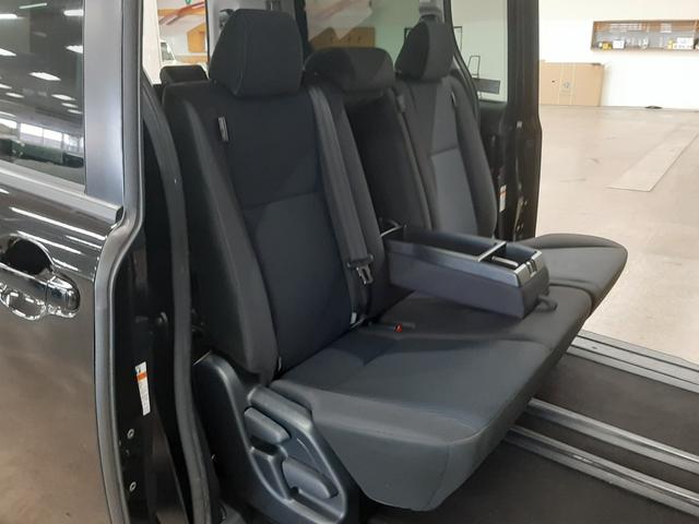 ヴォクシー Ｘ　４ＷＤ　後期型　クルーズコントロール　電動スライドドア　ナビ　バックカメラ　リヤオートエアコン　クリアランスソナー　ＬＥＤヘッドライト　衝突軽減ブレーキ　オートマチックハイビーム　Ｂｌｕｅｔｏｏｔｈ（35枚目）