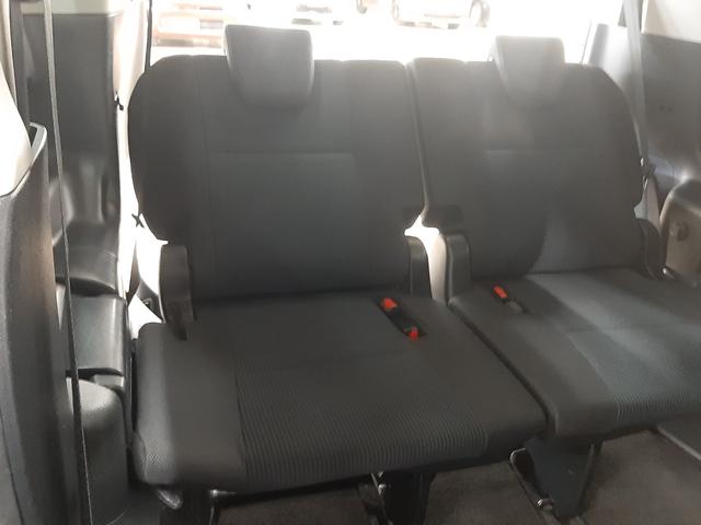 ヴォクシー Ｘ　４ＷＤ　後期型　クルーズコントロール　電動スライドドア　ナビ　バックカメラ　リヤオートエアコン　クリアランスソナー　ＬＥＤヘッドライト　衝突軽減ブレーキ　オートマチックハイビーム　Ｂｌｕｅｔｏｏｔｈ（36枚目）