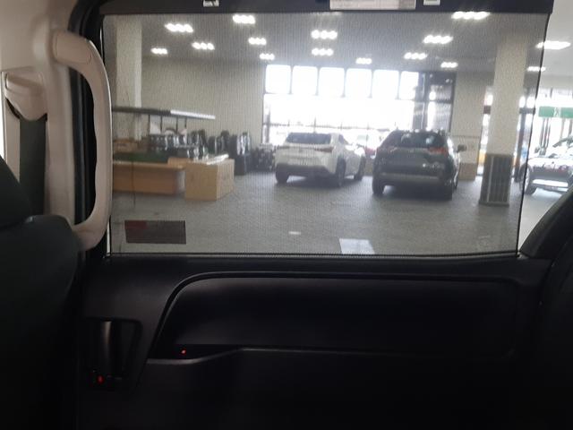 ヴォクシー Ｘ　４ＷＤ　後期型　クルーズコントロール　電動スライドドア　ナビ　バックカメラ　リヤオートエアコン　クリアランスソナー　ＬＥＤヘッドライト　衝突軽減ブレーキ　オートマチックハイビーム　Ｂｌｕｅｔｏｏｔｈ（40枚目）