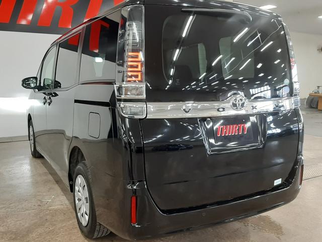 ヴォクシー Ｘ　４ＷＤ　後期型　クルーズコントロール　電動スライドドア　ナビ　バックカメラ　リヤオートエアコン　クリアランスソナー　ＬＥＤヘッドライト　衝突軽減ブレーキ　オートマチックハイビーム　Ｂｌｕｅｔｏｏｔｈ（61枚目）